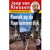 Paniek op de Haarlemmerdijk by Joop van Riessen
