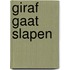 Giraf gaat slapen