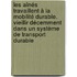 Les aînés travaillent à la mobilité durable. Vieillir décemment dans un système de transport durable