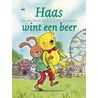 Haas wint een beer by Annemarie Bon