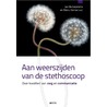 Aan weerszijden van de stethoscoop by Unknown