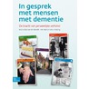 In gesprek met mensen met dementie by Wout Huizing