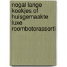 Nogal lange koekjes of huisgemaakte luxe roomboterassorti door Willemijn Menken