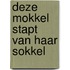 Deze mokkel stapt van haar sokkel