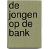 De jongen op de bank