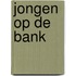 Jongen op de bank
