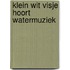 Klein wit visje hoort watermuziek