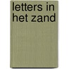 Letters in het zand by Greetje van den Berg