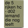 De 5 rijken HC - D02 Iemand die nog leeft by Lewelyn