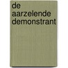De aarzelende demonstrant by Bill Mensema