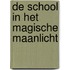 De school in het magische maanlicht