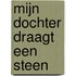 Mijn dochter draagt een steen