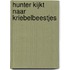 Hunter kijkt naar kriebelbeestjes