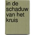 In de schaduw van het kruis